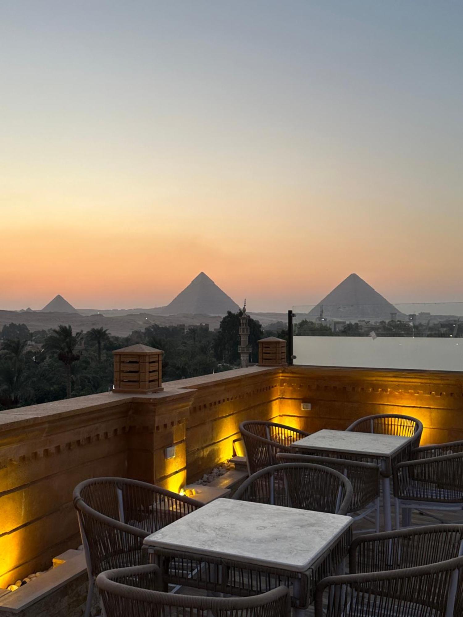 Kafret el-Gabal Taj Pyramids View Inn מראה חיצוני תמונה