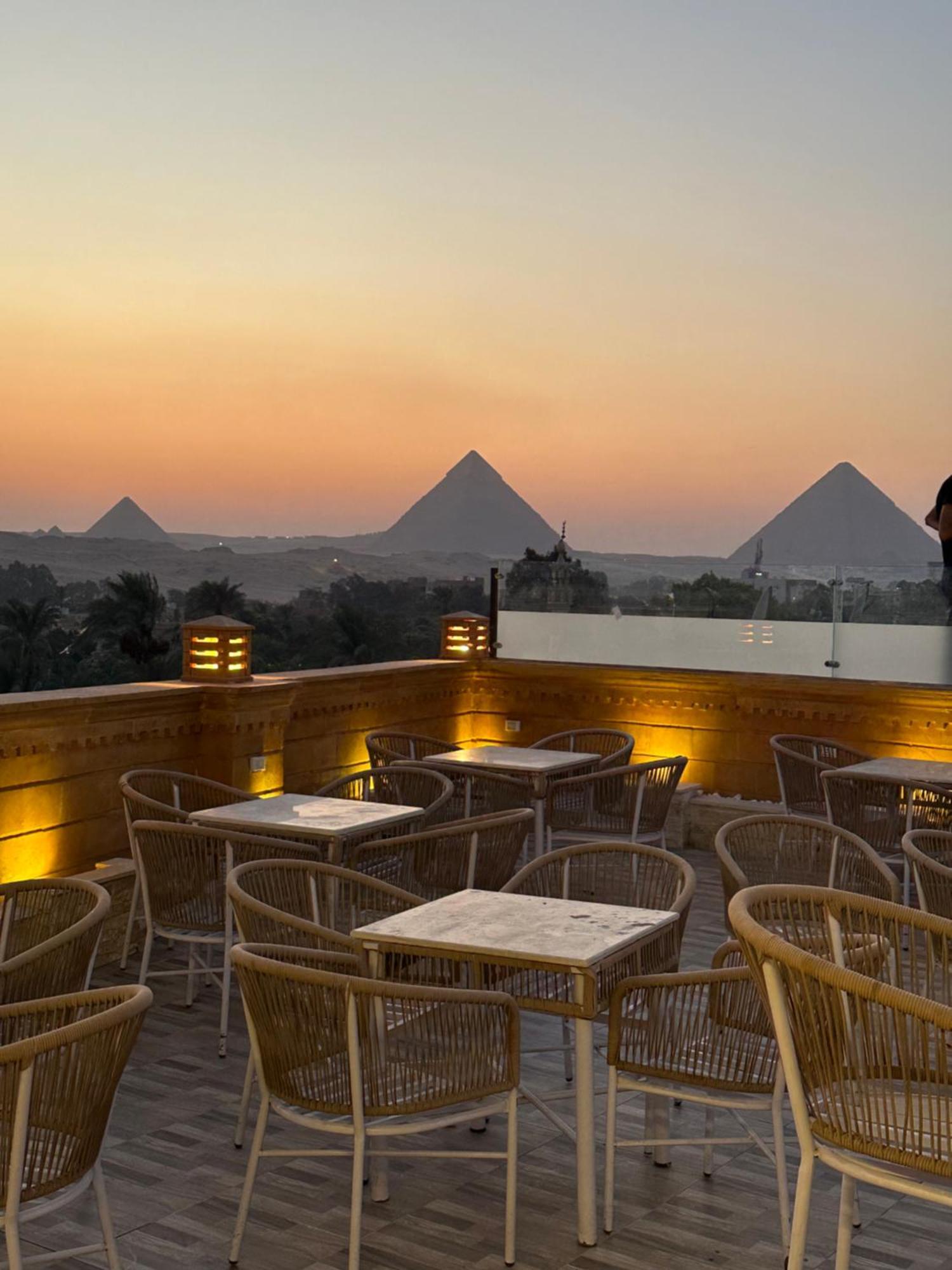 Kafret el-Gabal Taj Pyramids View Inn מראה חיצוני תמונה