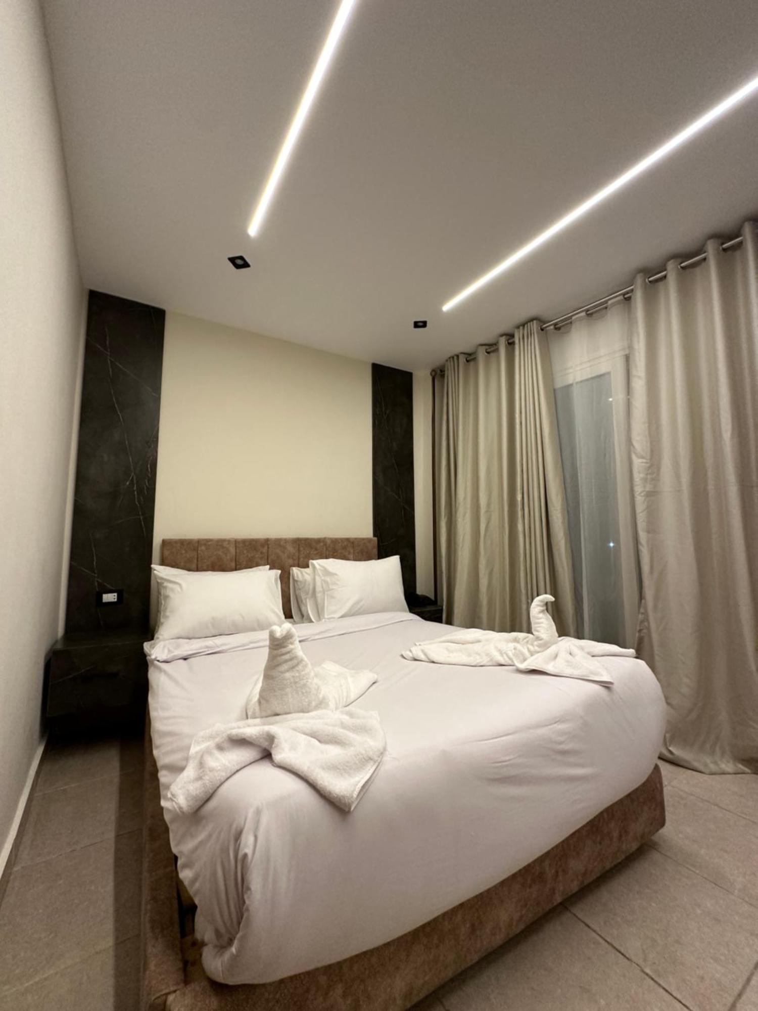 Kafret el-Gabal Taj Pyramids View Inn מראה חיצוני תמונה
