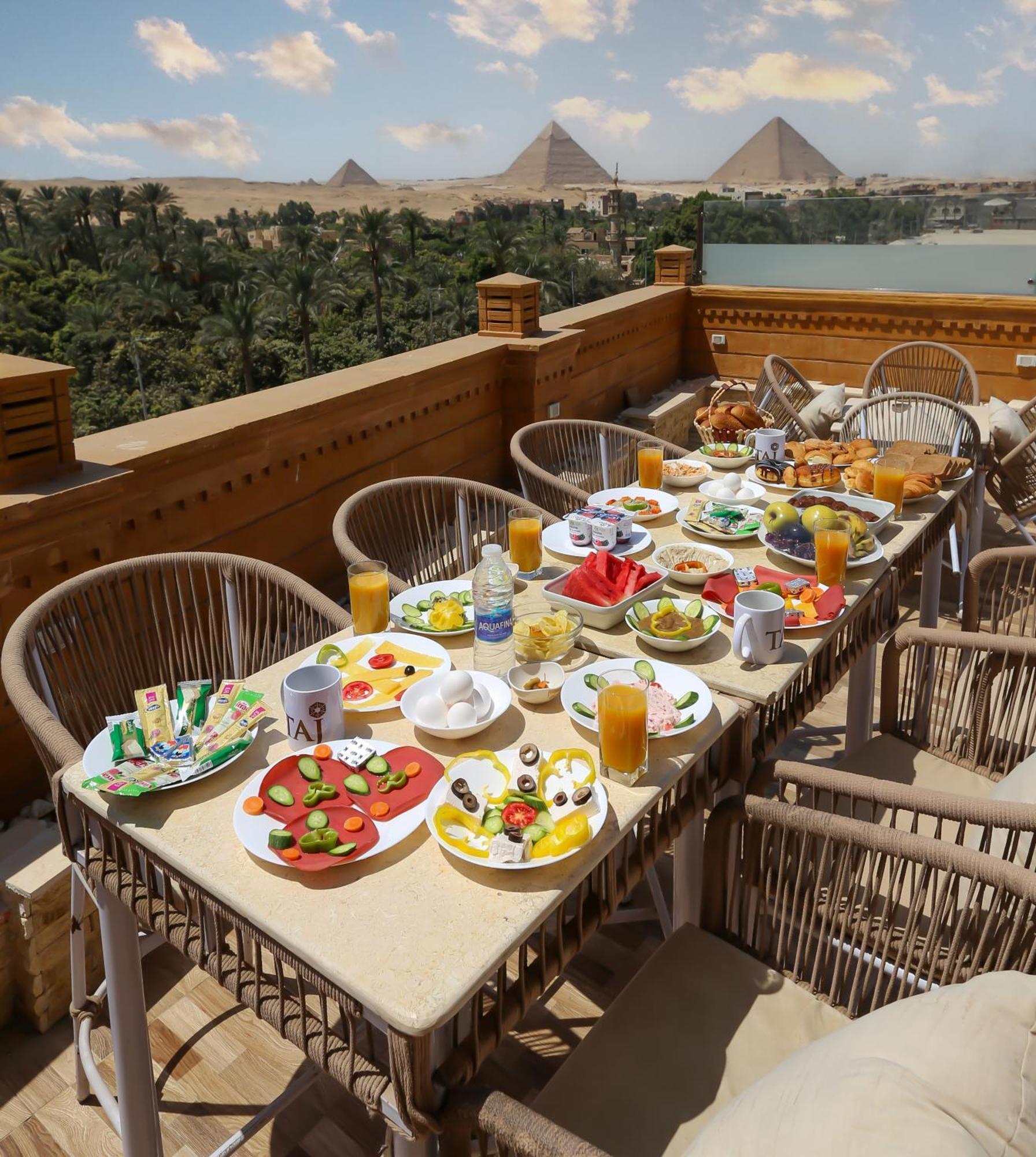 Kafret el-Gabal Taj Pyramids View Inn מראה חיצוני תמונה
