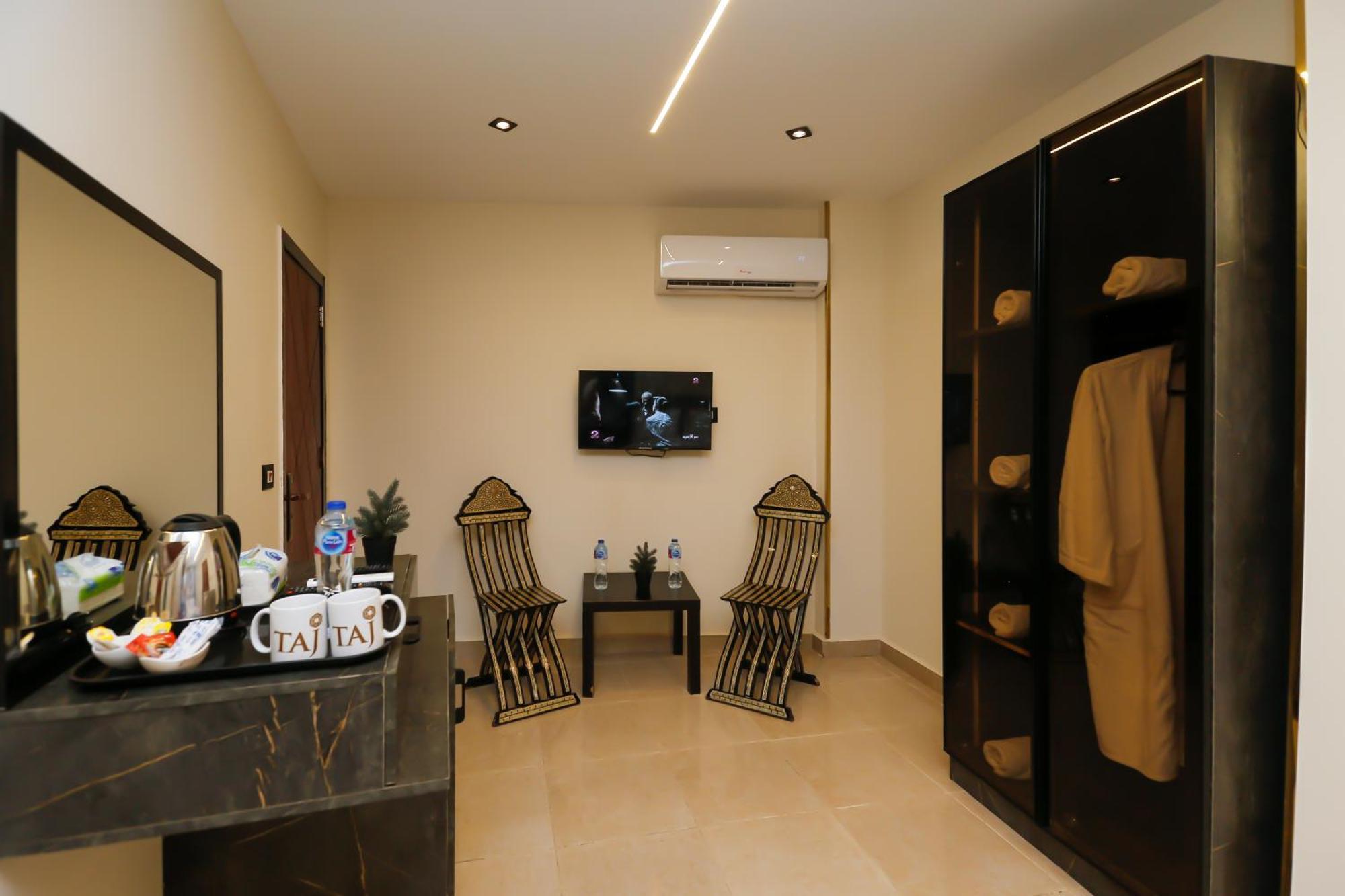 Kafret el-Gabal Taj Pyramids View Inn מראה חיצוני תמונה