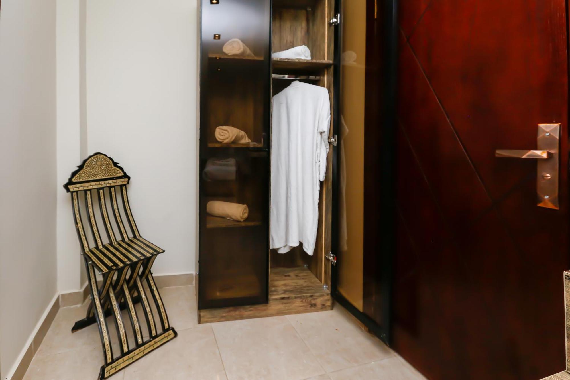 Kafret el-Gabal Taj Pyramids View Inn מראה חיצוני תמונה