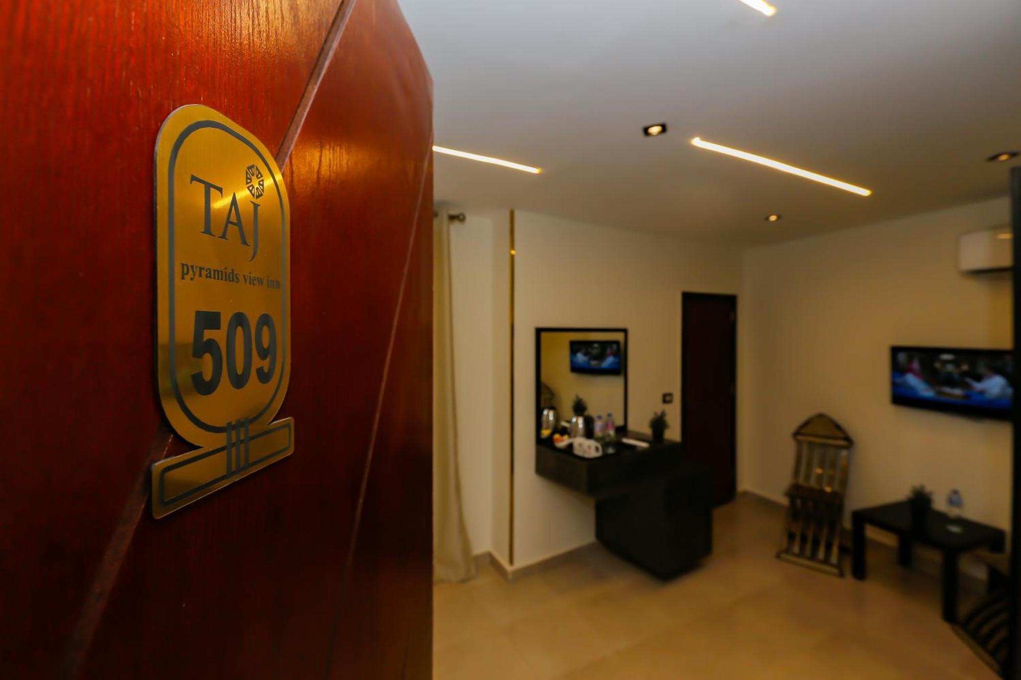Kafret el-Gabal Taj Pyramids View Inn מראה חיצוני תמונה