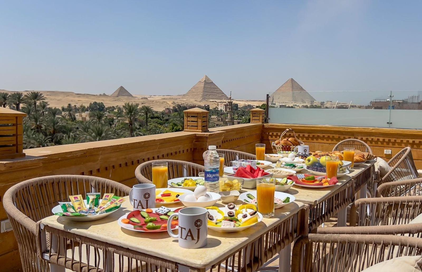 Kafret el-Gabal Taj Pyramids View Inn מראה חיצוני תמונה