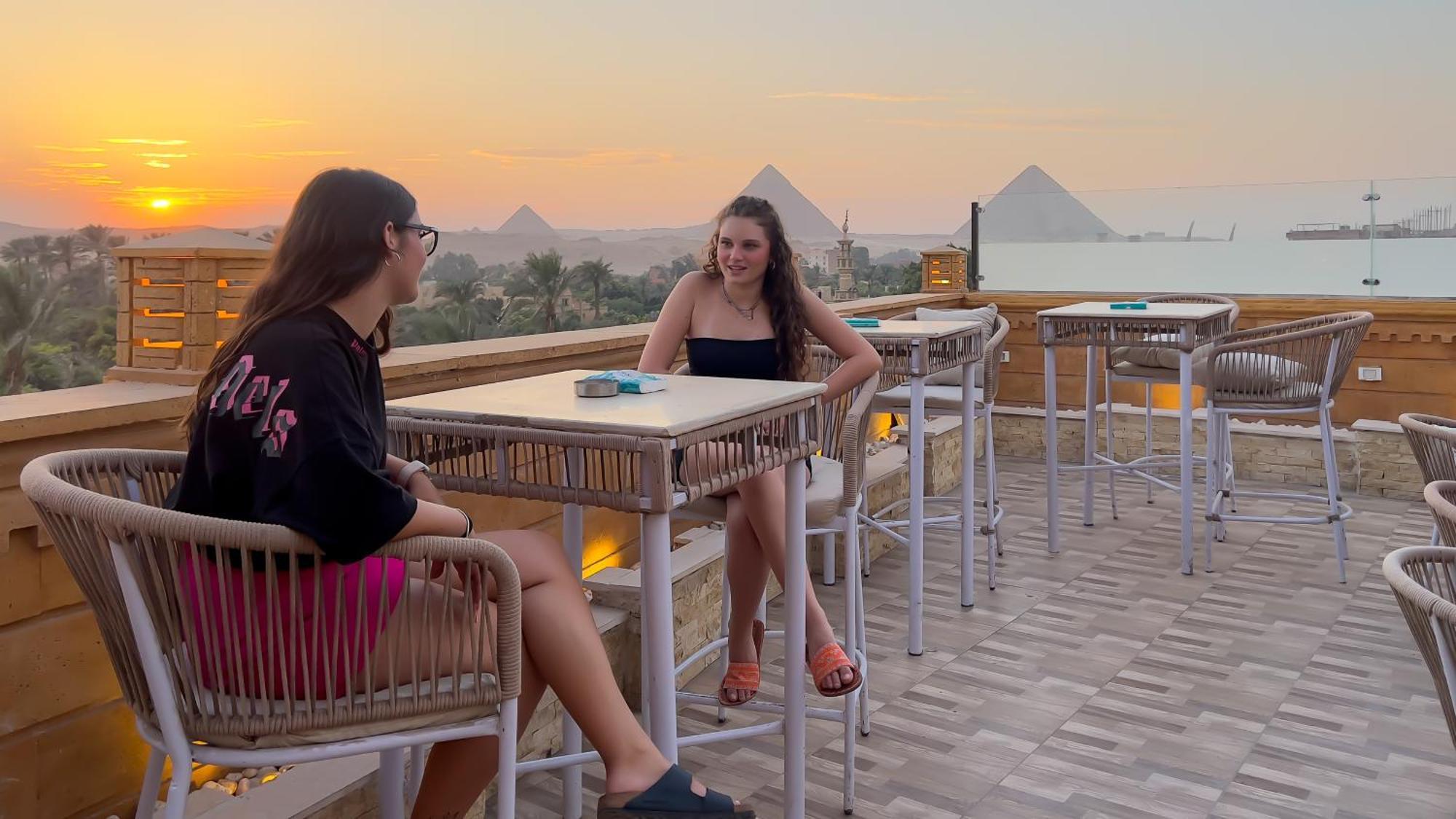 Kafret el-Gabal Taj Pyramids View Inn מראה חיצוני תמונה