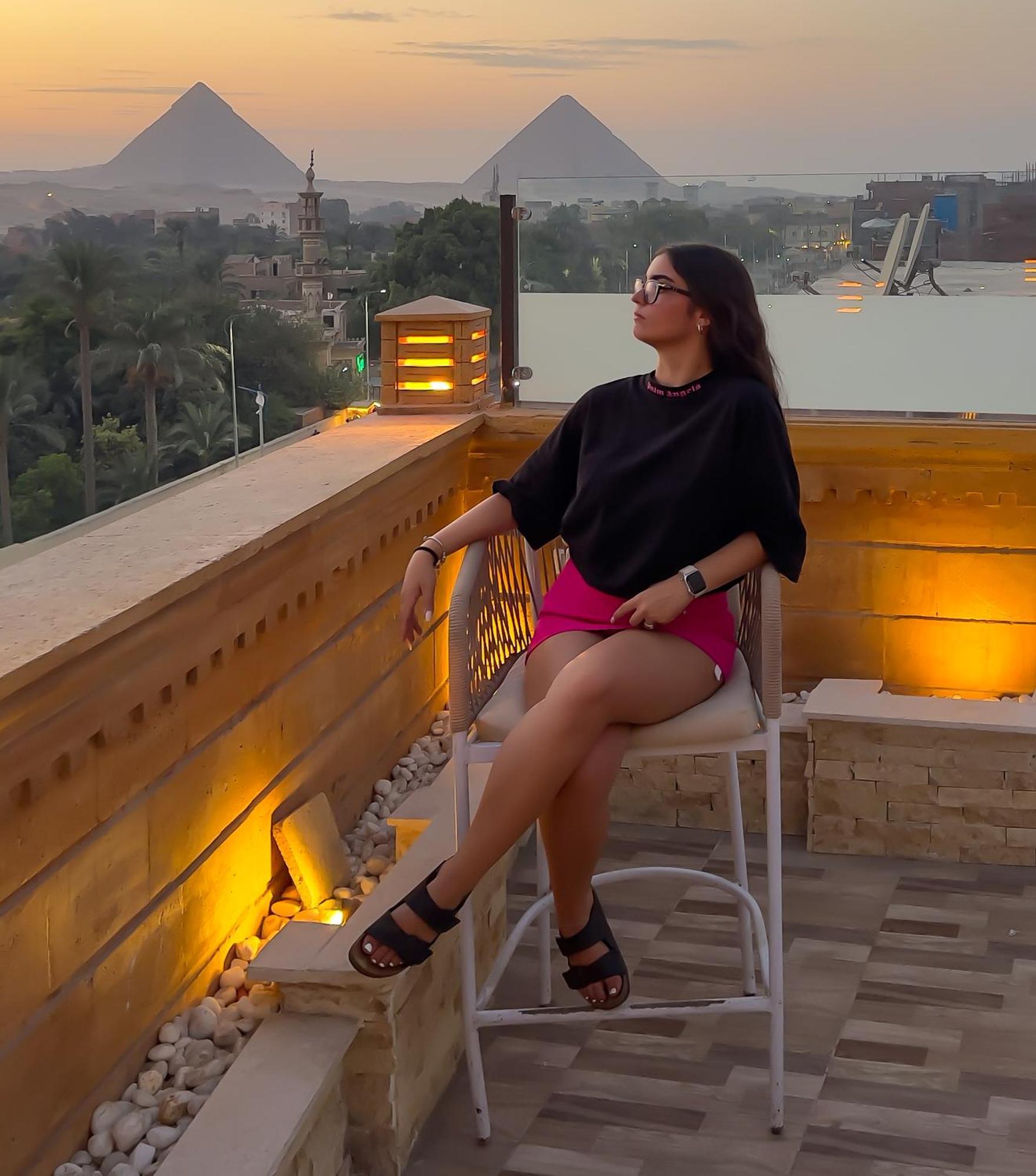 Kafret el-Gabal Taj Pyramids View Inn מראה חיצוני תמונה