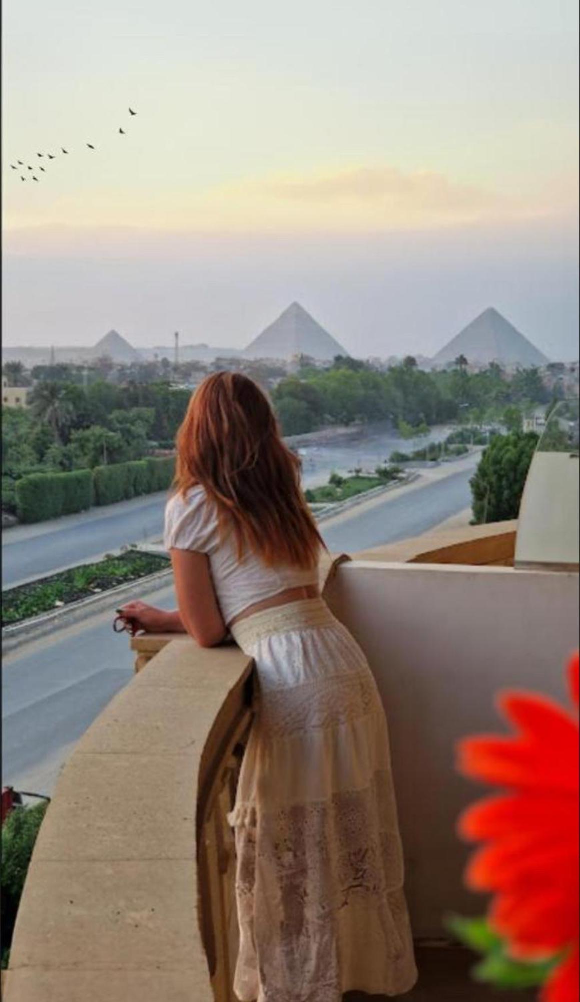 Kafret el-Gabal Taj Pyramids View Inn מראה חיצוני תמונה